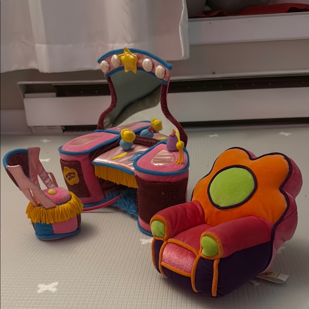 Groovy girls- Whimsical Vanity /makeup desk and single sofa chair furniture set